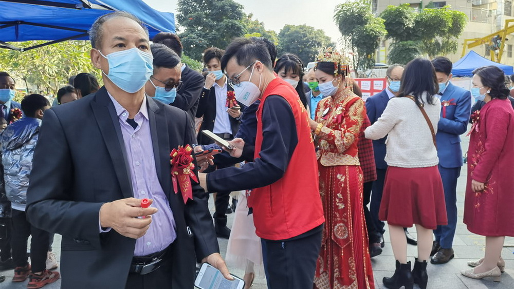 “插隊”新娘收獲全城祝福，憑啥？就憑這兩個字